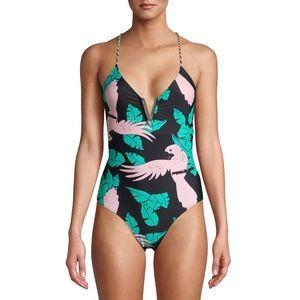 NO BOUNDARIES Juniors’ Polly in the Tropics One-Piece Swimsuit